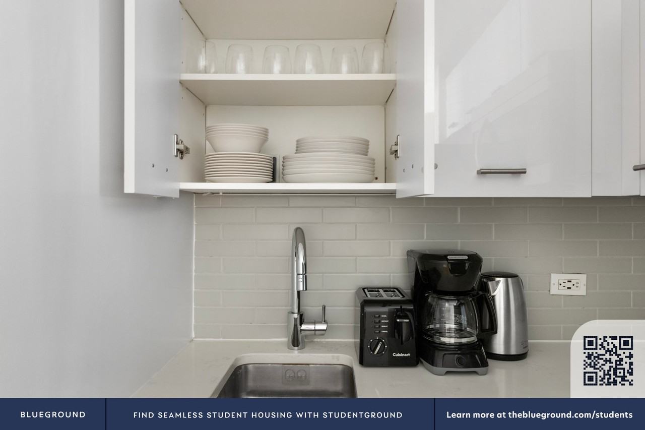 230 East 44th Street - Photo 7 of 23