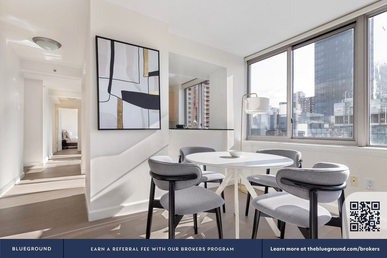 561 10th Avenue - Photo 4 of 31