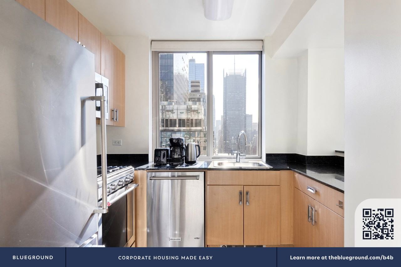 561 10th Avenue - Photo 5 of 31