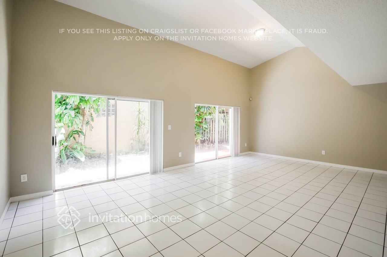 8301 Nw 194th Ter - Photo 4 of 20