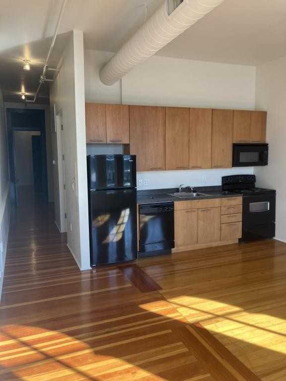 102 E Washington St Apt 203 - Photo 5 of 12