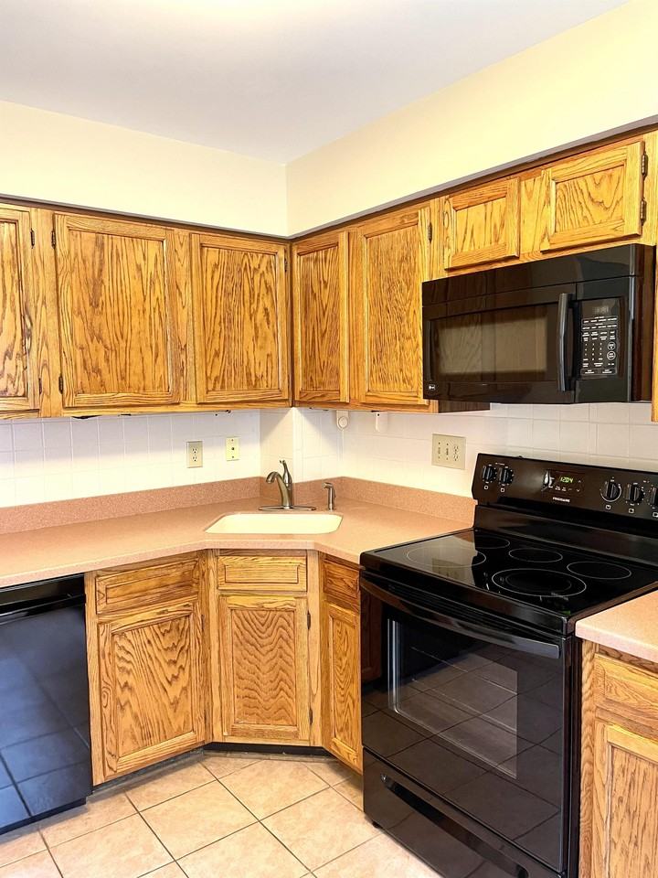1190 N Vermont St #1 - Photo 2 of 31