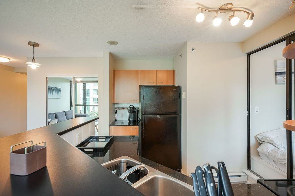 1331 Alberni Street #710 - Photo 7 of 25