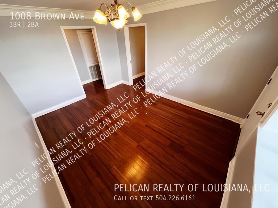 1008 Brown Ave - Photo 3 of 11