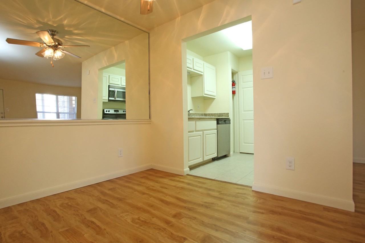 The Vintage - Photo 4 of 30