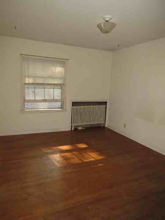 1406 Drake St - Photo 5 of 6