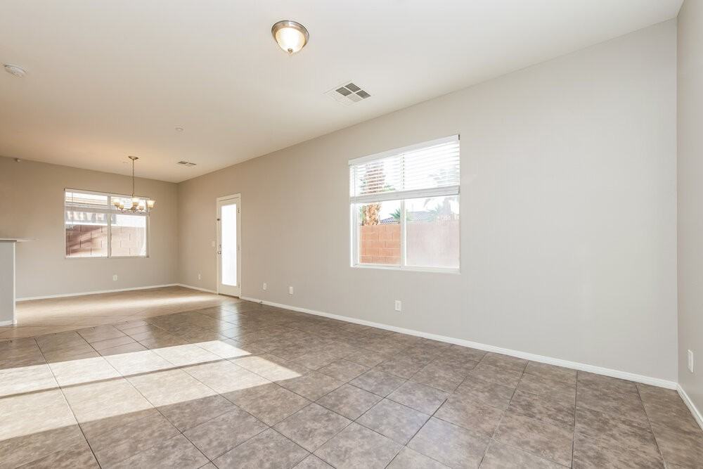 7204 Amber Cascade Ct - Photo 5 of 17