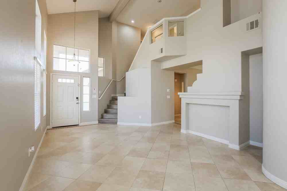 1732 Blanchard Dr - Photo 4 of 17