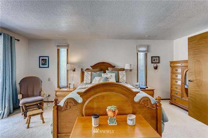 811 175th St Sw - Photo 3 of 4