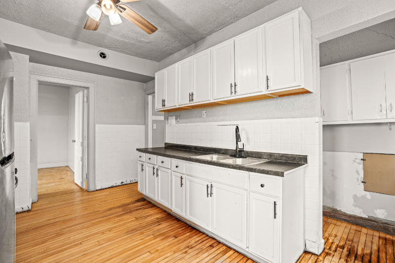 525 N 34th St #2 - Photo 3 of 17