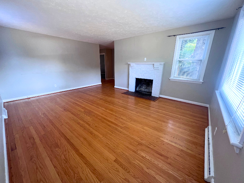 506 Thomas Rd - Photo 2 of 9