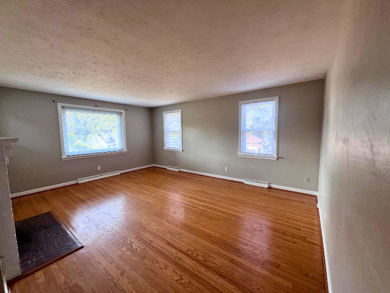 506 Thomas Rd - Photo 3 of 9