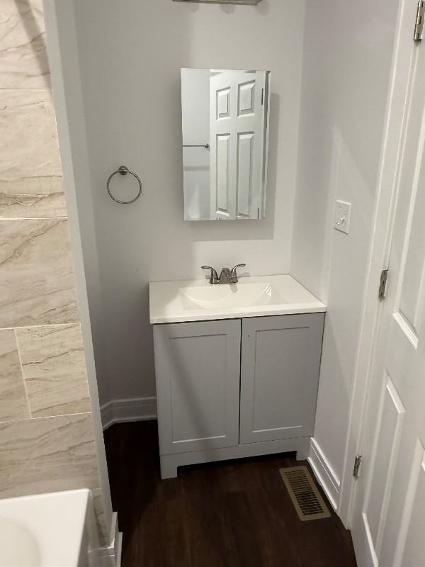 7506 S Normal Ave - Photo 5 of 8