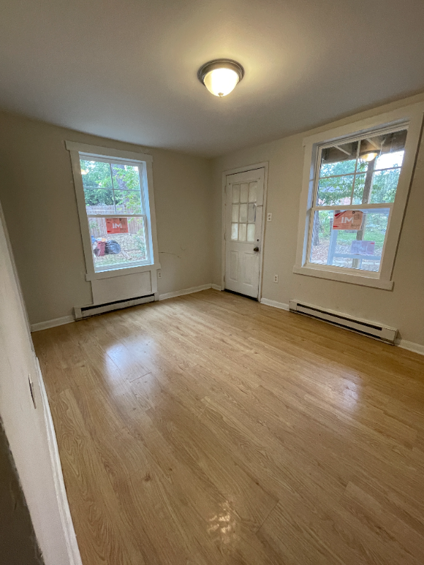 428 Jonathan St #1 - Photo 3 of 7