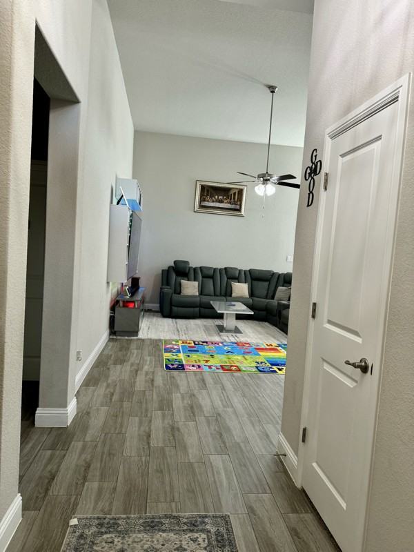 1033 Almond St - Photo 2 of 12