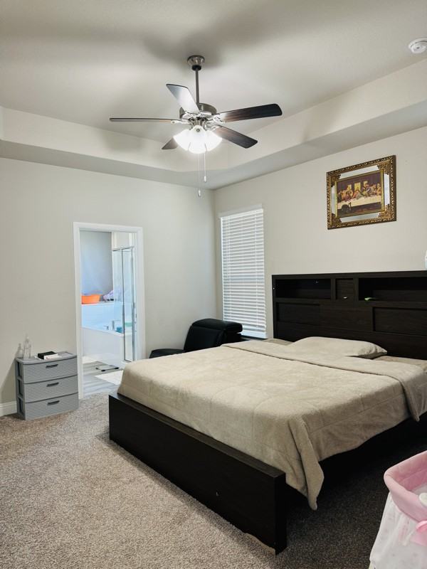 1033 Almond St - Photo 3 of 12