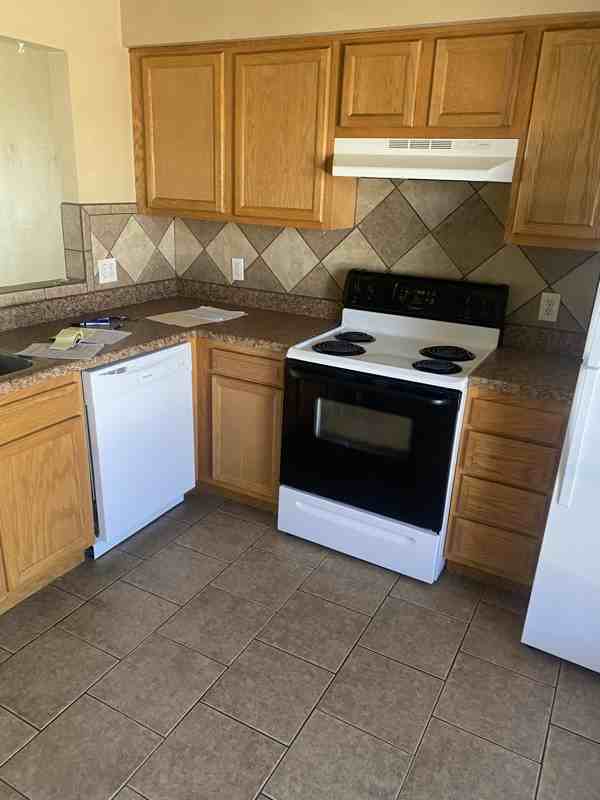 438 Dartmouth Ave #C - Photo 2 of 8