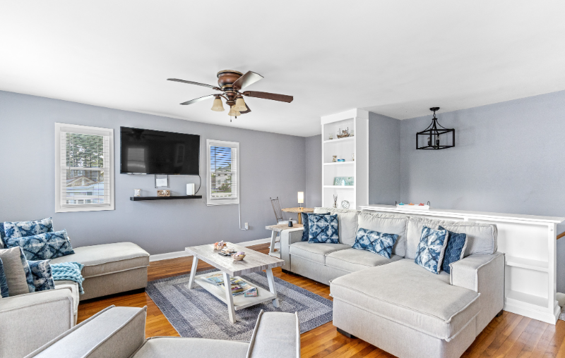 12318 Snug Harbor Rd - Photo 3 of 20