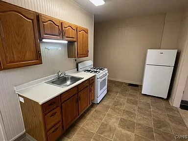 321 N Midler Ave #1 - Photo 3 of 5