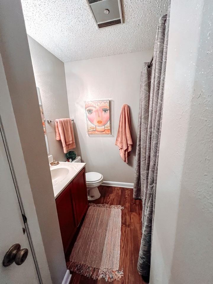 Town & Country Apartments - Photo 5 of 50