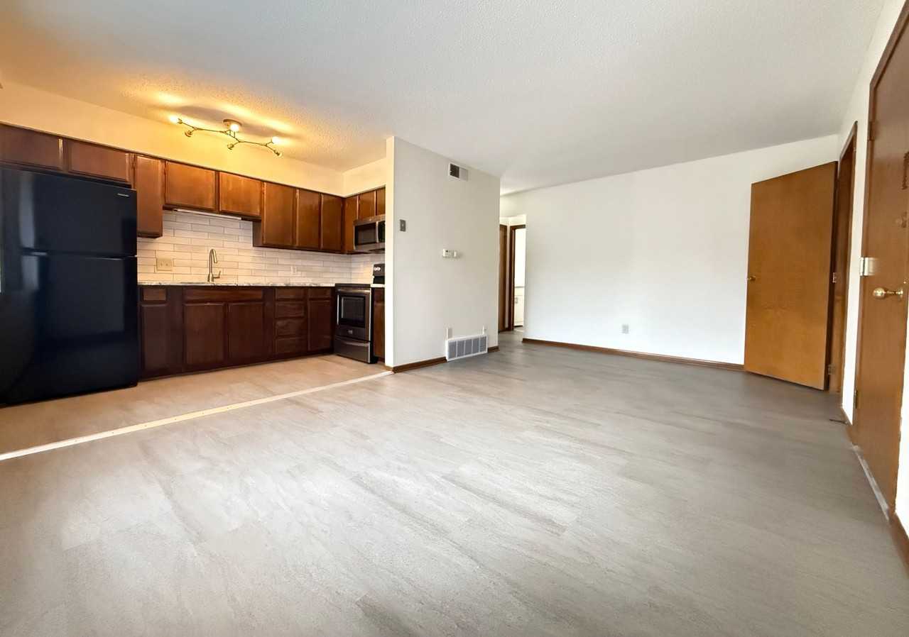 The Uptowner - Photo 2 of 20