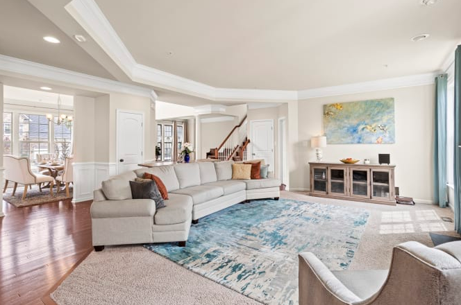 9119 Glenarden Pkwy #E - Photo 4 of 12