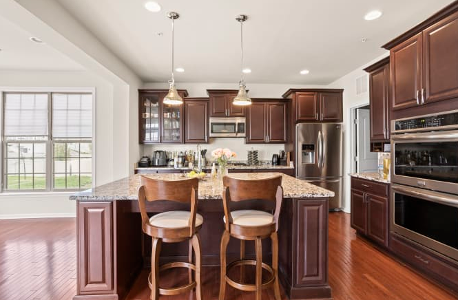 9119 Glenarden Pkwy #E - Photo 6 of 12