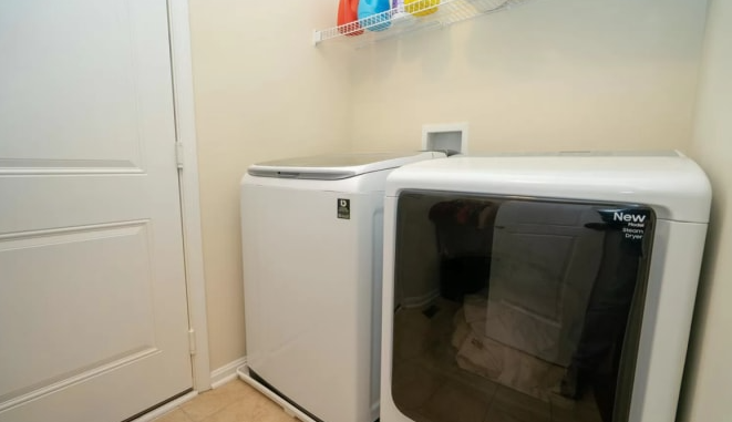 9119 Glenarden Pkwy #E - Photo 7 of 12