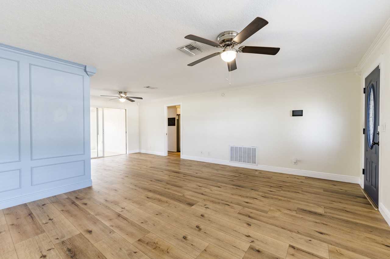 1749 Sunset Point Rd #NA - Photo 5 of 26