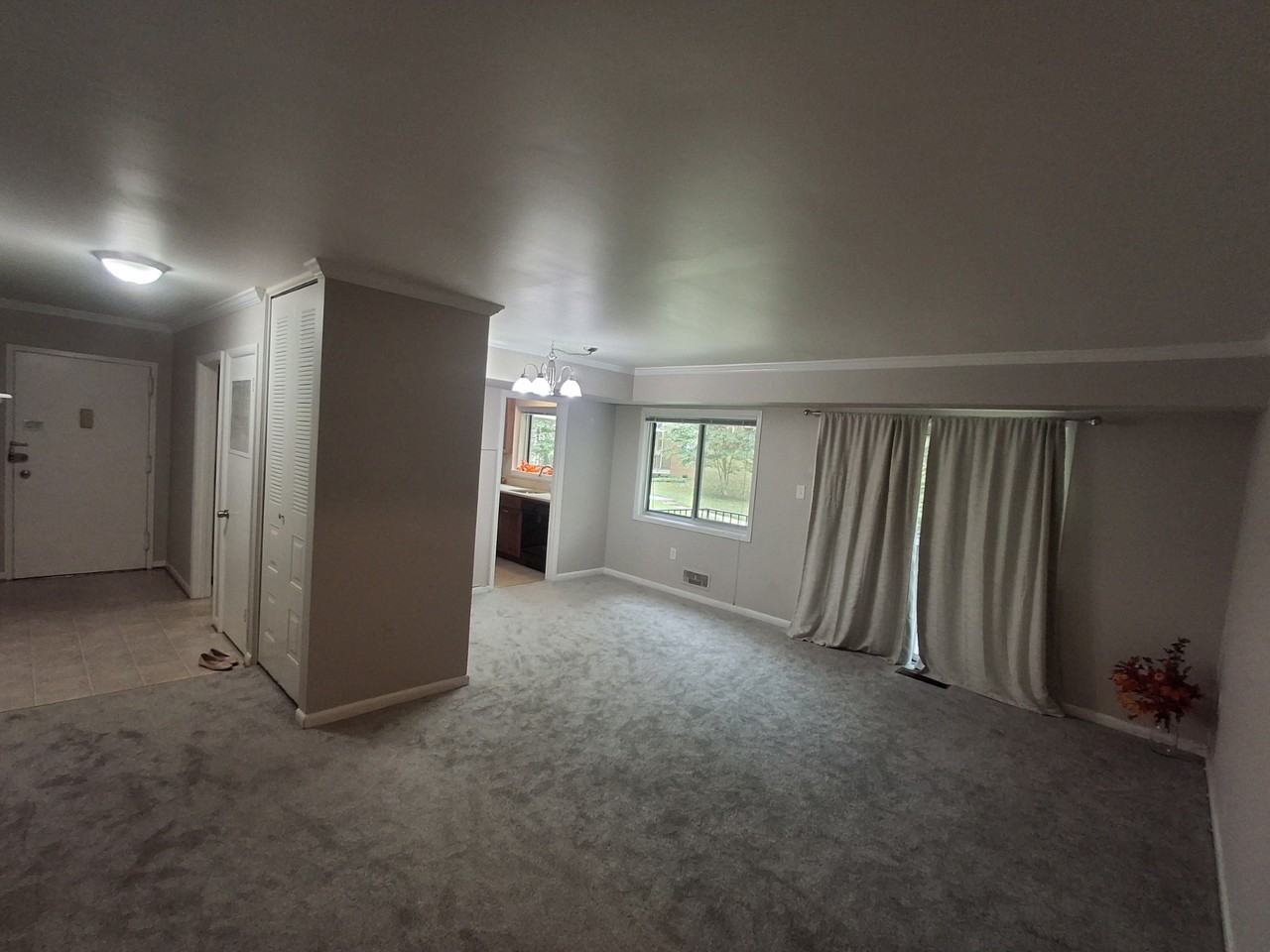 10670 Weymouth St #101 - Photo 6 of 21