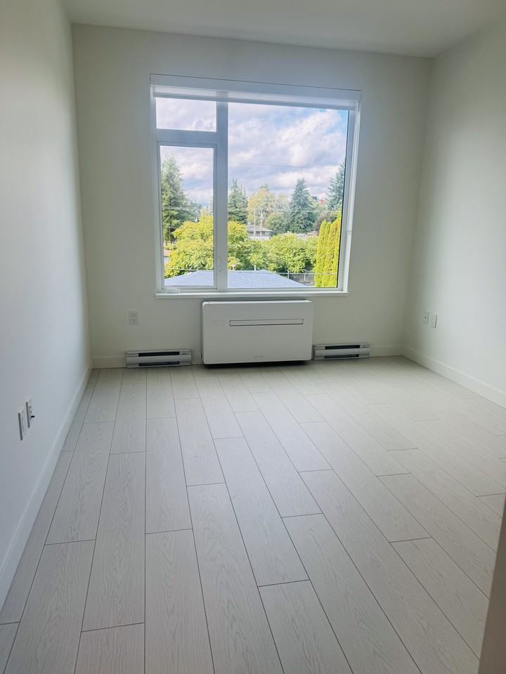 10488 138A Street #309 - Photo 3 of 13