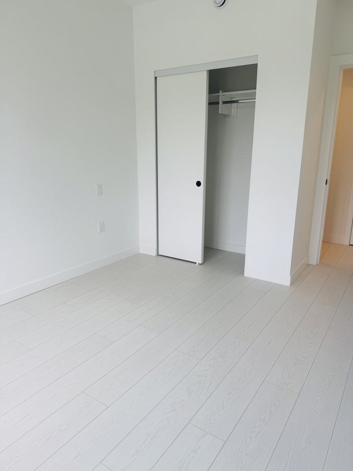 10488 138A Street #309 - Photo 4 of 13