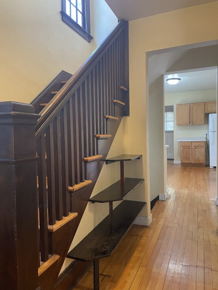 109 Lathrop St #NA - Photo 2 of 45