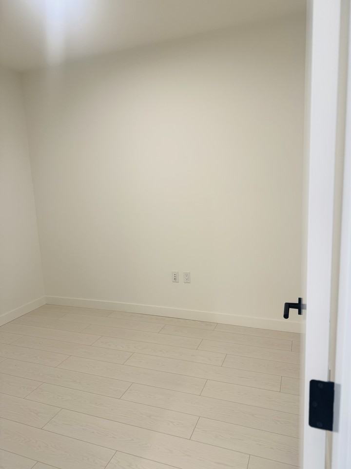 10488 138A Street #309 - Photo 6 of 13