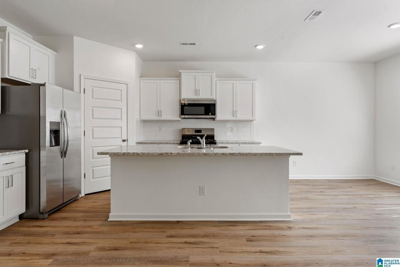 2029 Eaton Pl - Photo 7 of 36