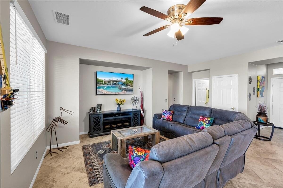 60636 Desert Shadows Dr - Photo 5 of 50