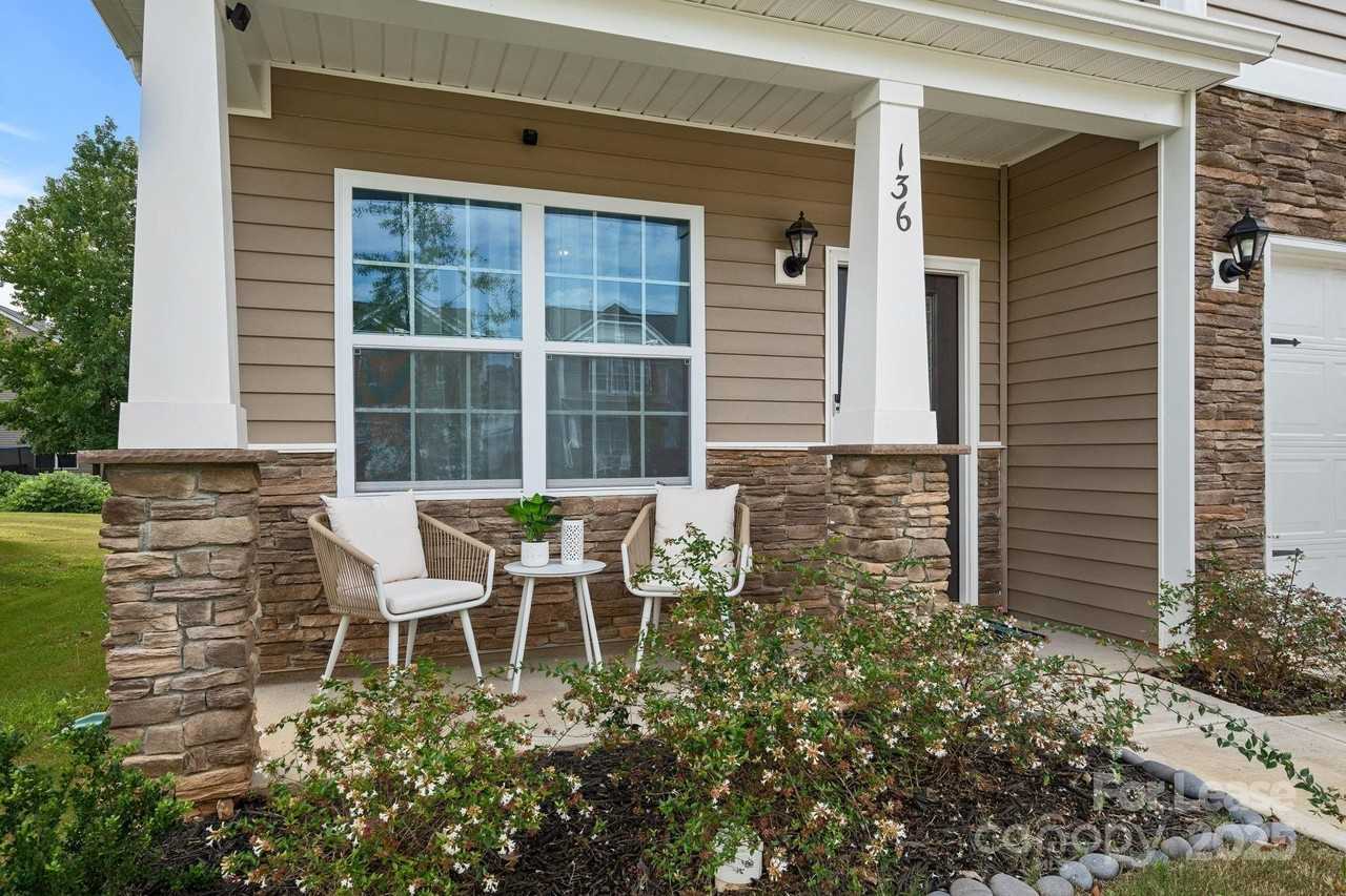 136 Sequoia Forest Dr - Photo 2 of 20