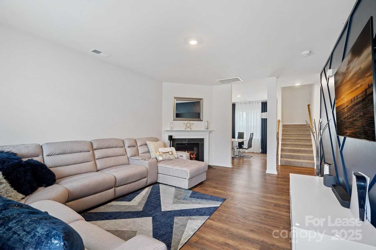 136 Sequoia Forest Dr - Photo 3 of 20