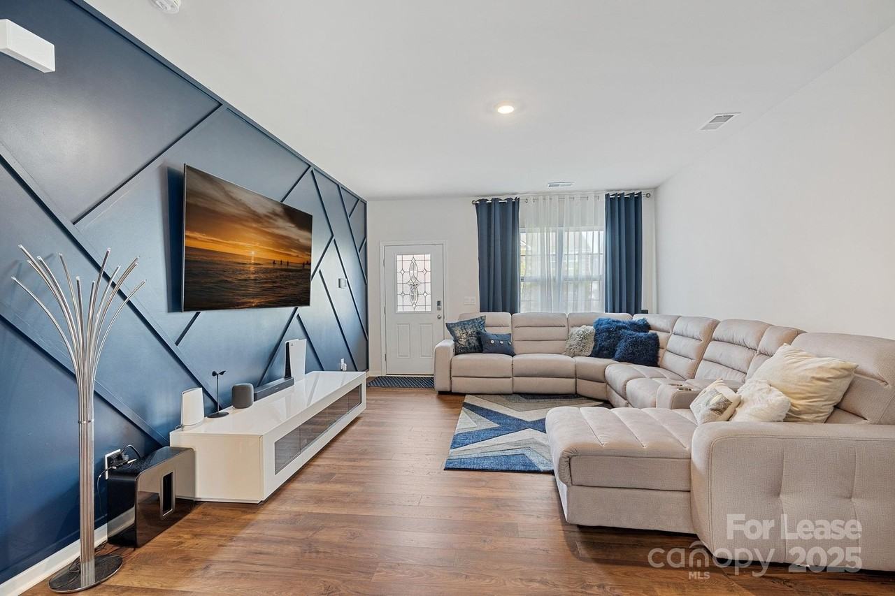 136 Sequoia Forest Dr - Photo 4 of 20