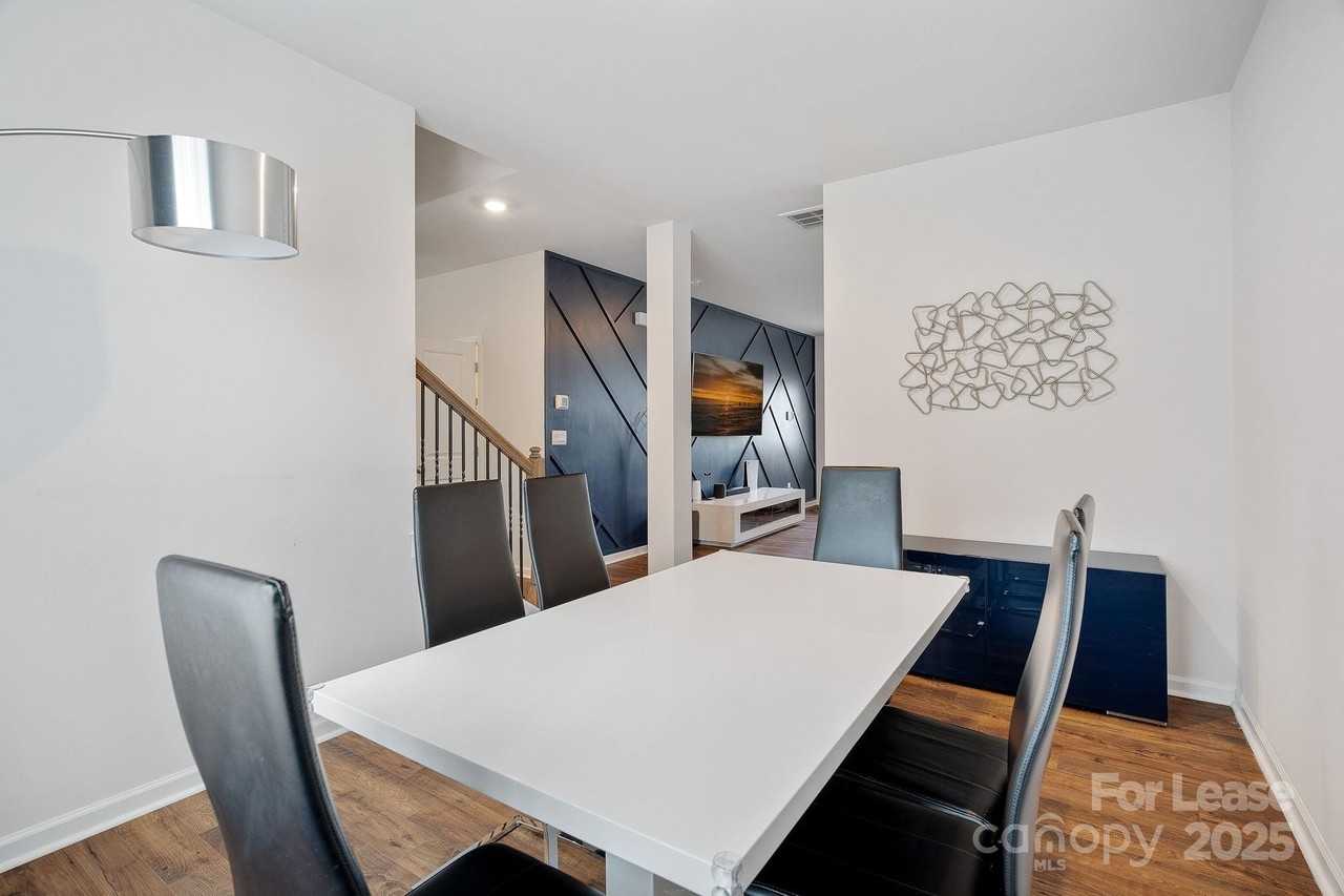 136 Sequoia Forest Dr - Photo 5 of 20