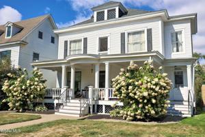 featured image of 26 Manning Blvd Unit 2 #2