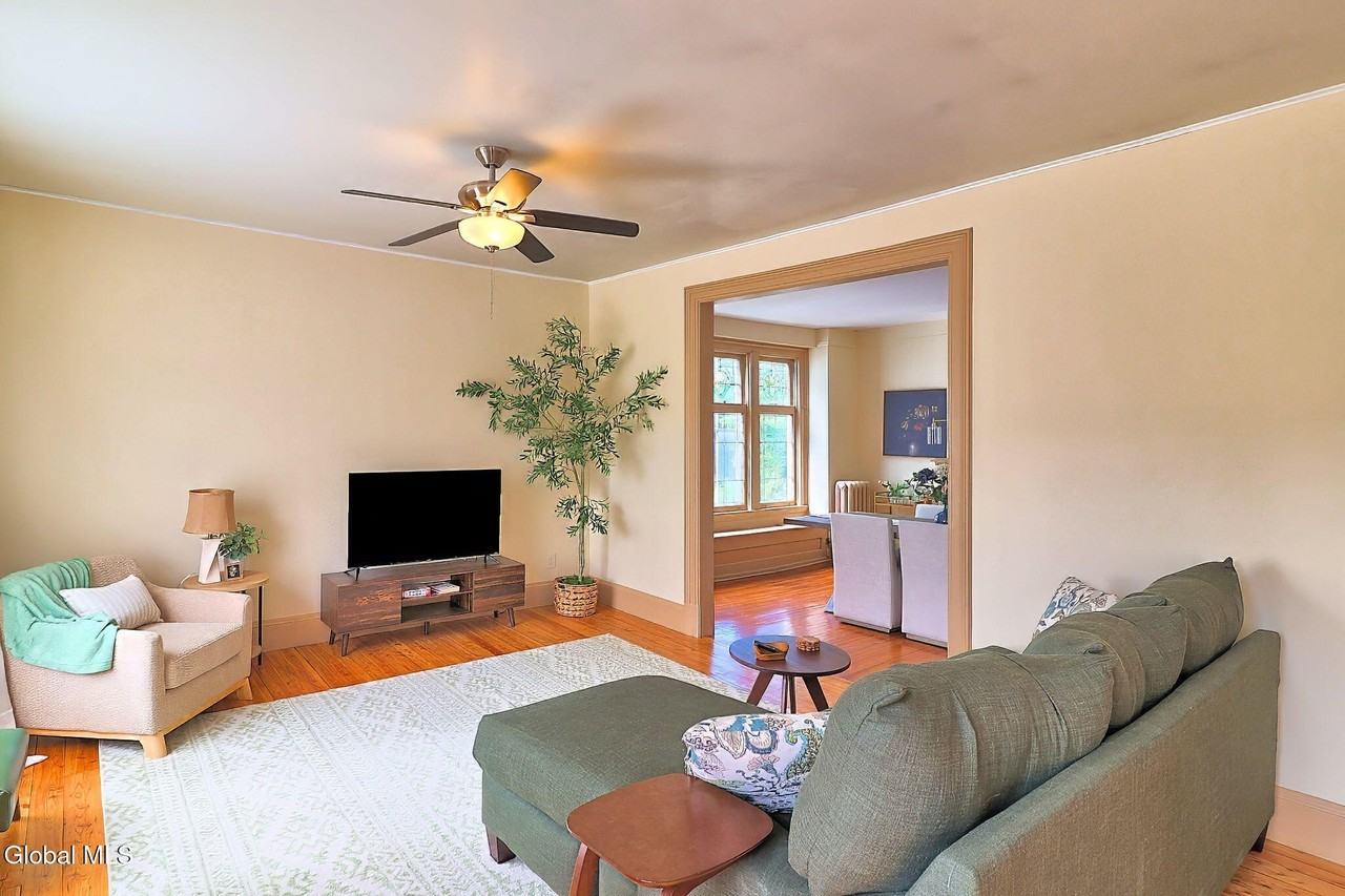 28 Manning Blvd Unit 2 #2 - Photo 5 of 21