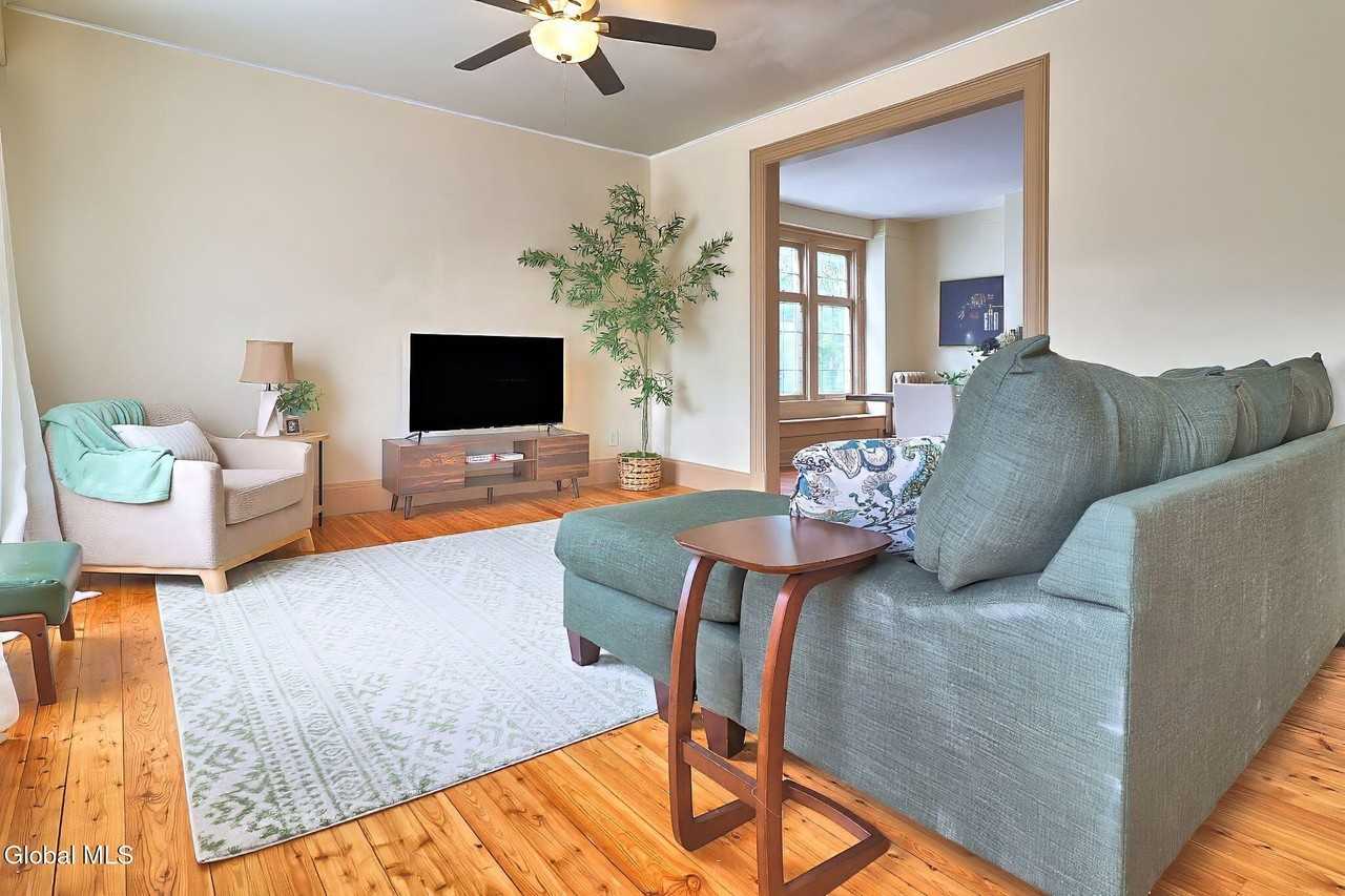 28 Manning Blvd Unit 2 #2 - Photo 6 of 21