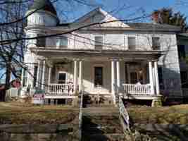 featured image of 414 E East St