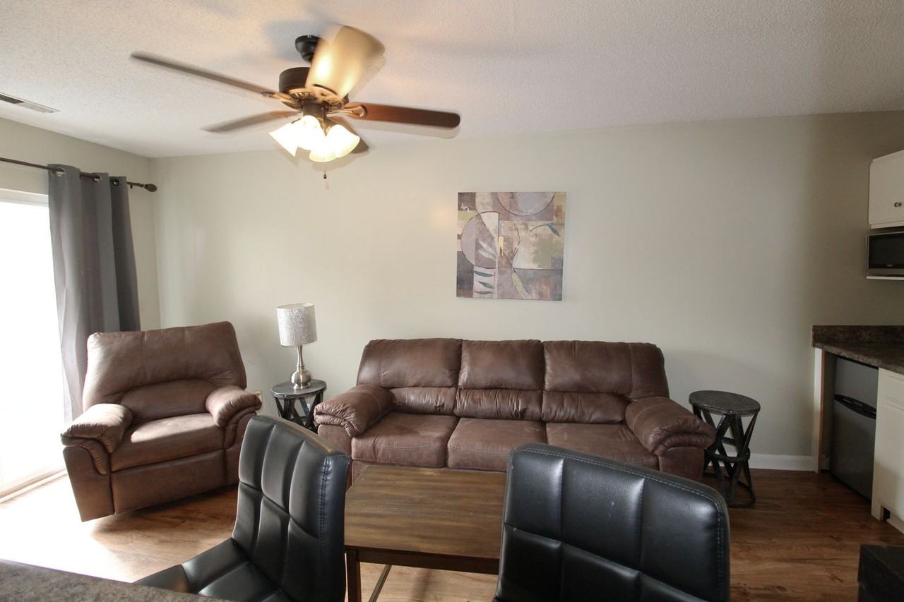 1343 Bradley Dr - Photo 6 of 16
