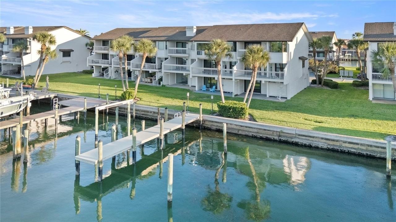 150 Marina Del Rey Ct - Photo 6 of 32