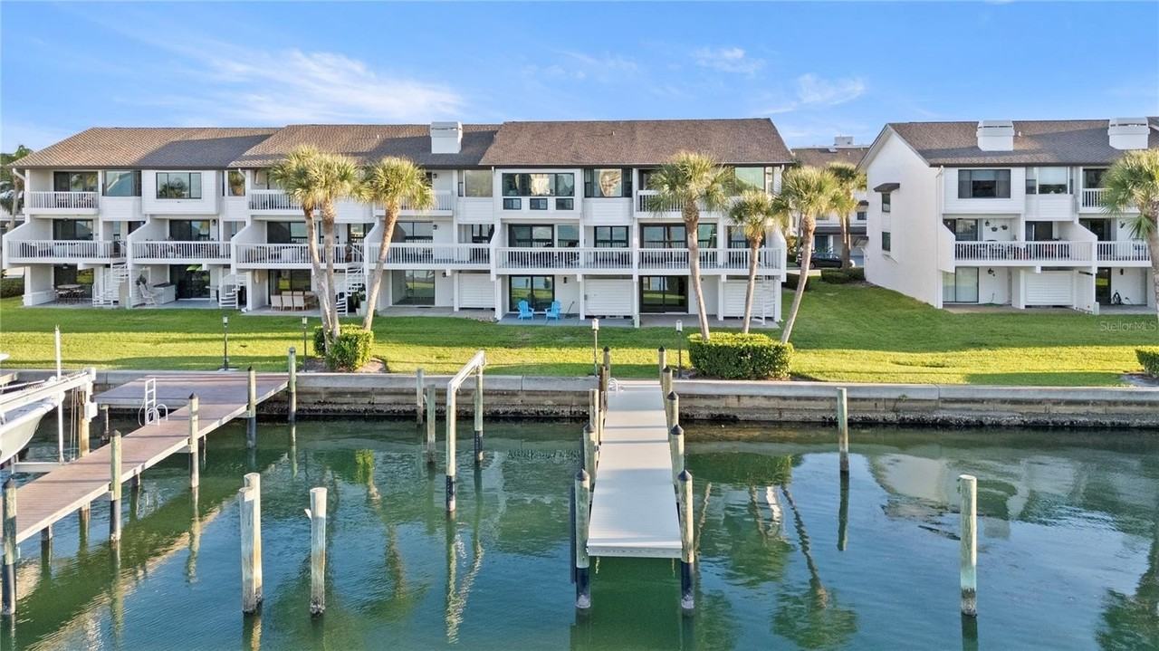 150 Marina Del Rey Ct - Photo 7 of 32