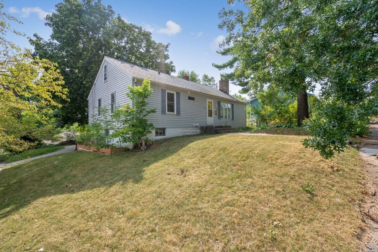 1604 Olive St - Photo 2 of 19