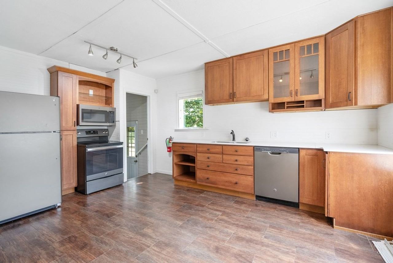 1604 Olive St - Photo 5 of 19