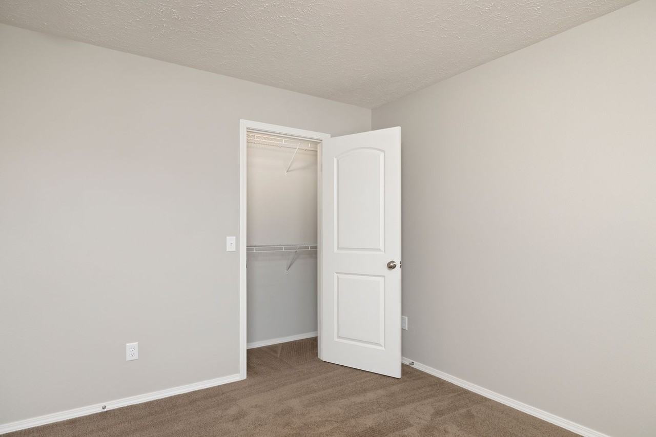 1339 S Normandy Ave - Photo 4 of 22